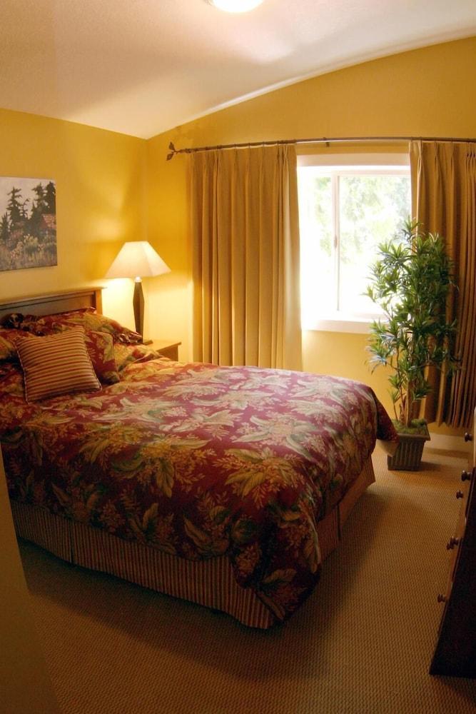 Oceanside Village Resort Parksville Exterior foto